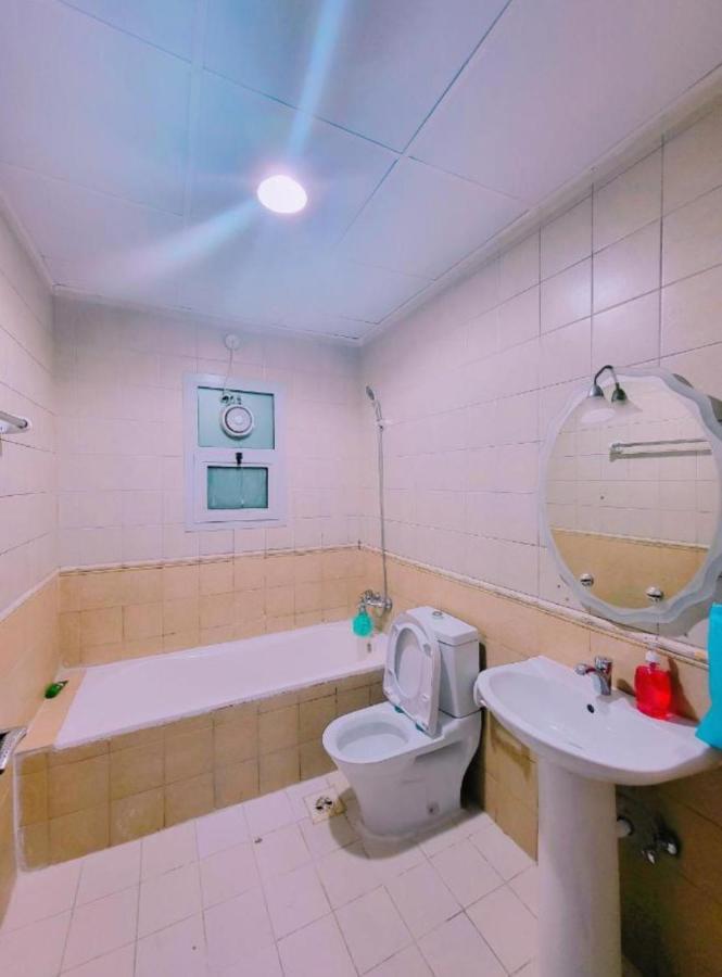 Dxb Hostel Near Adcb Metro Station Dubai Buitenkant foto